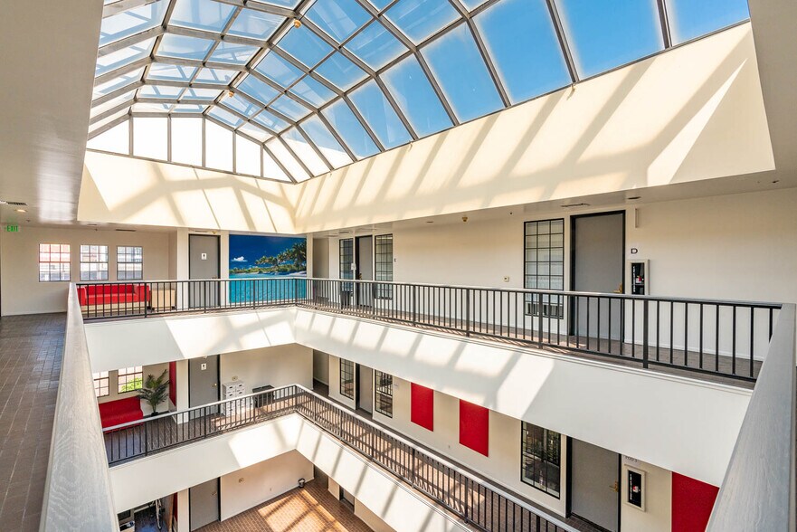 More Photos Of 120 N Victory Blvd, Burbank Loft Creative Space For Lease