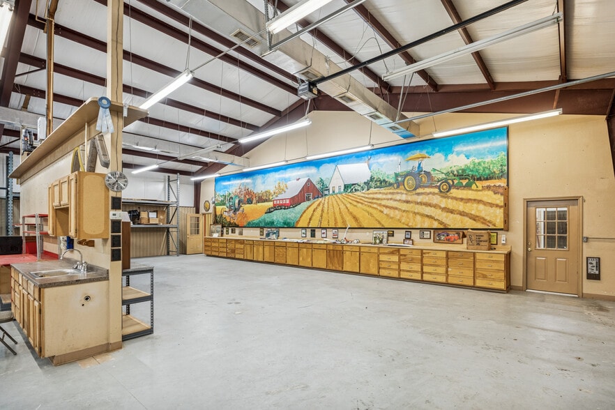 More Photos Of 16372 Highway 6, Navasota Specialty For Sale