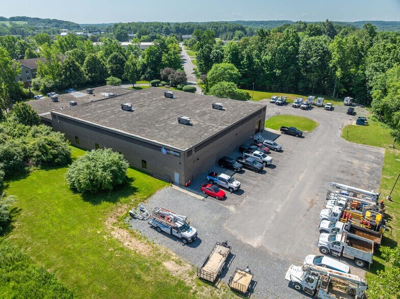 More Photos Of 580 Fishers Station Dr, Victor Warehouse For Lease