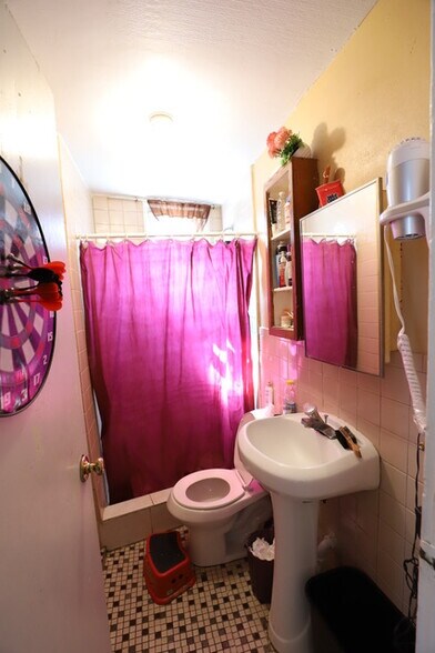 More Photos Of 121-123 Roseville Ave, Newark Apartments For Sale
