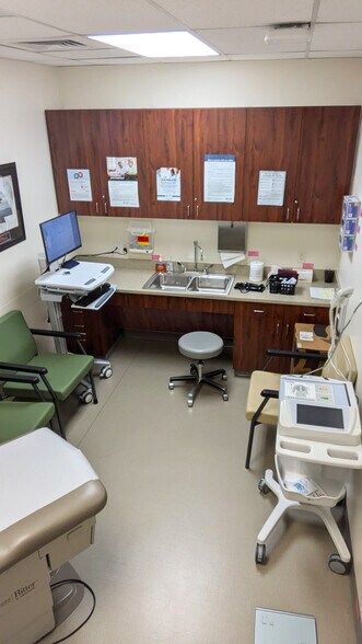 More Photos Of 2230 S Fraser St, Aurora Medical For Sale