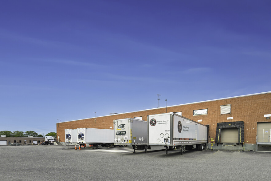 More Photos Of 301 Island Rd, Mahwah Warehouse For Lease