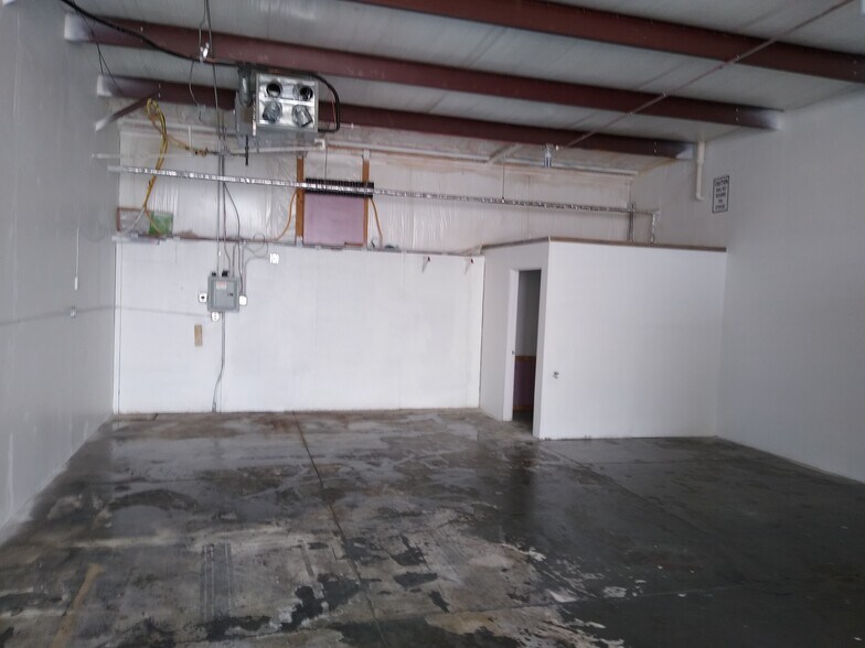 More Photos Of 11529-11531 Portal Rd, La Vista Warehouse For Lease