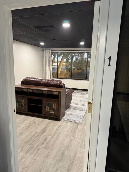 More Photos Of 621 Lakeview Rd, Clearwater Coworking Space