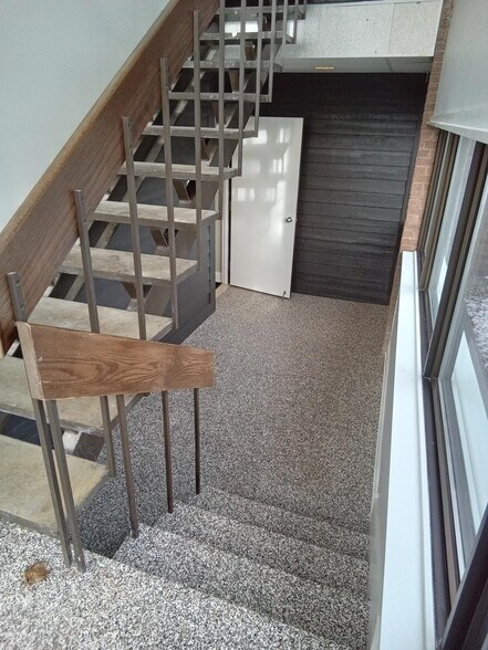 More Photos Of 1802 Robin Hood Blvd, Schererville Office For Lease