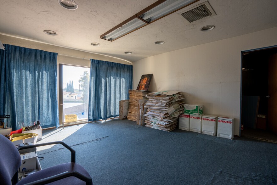More Photos Of 4946 Florence Ave, Bell Medical For Lease