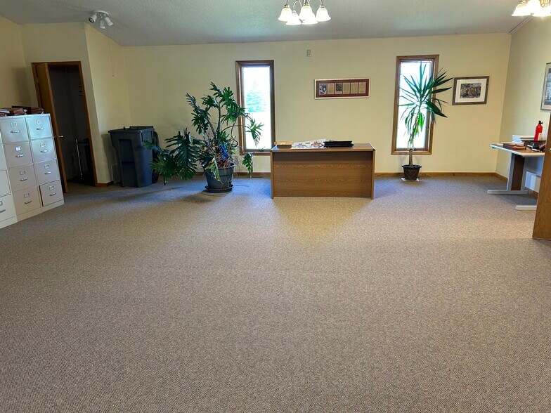 More Photos Of 335 Wycoff Dr, North Sioux City Medical For Sale