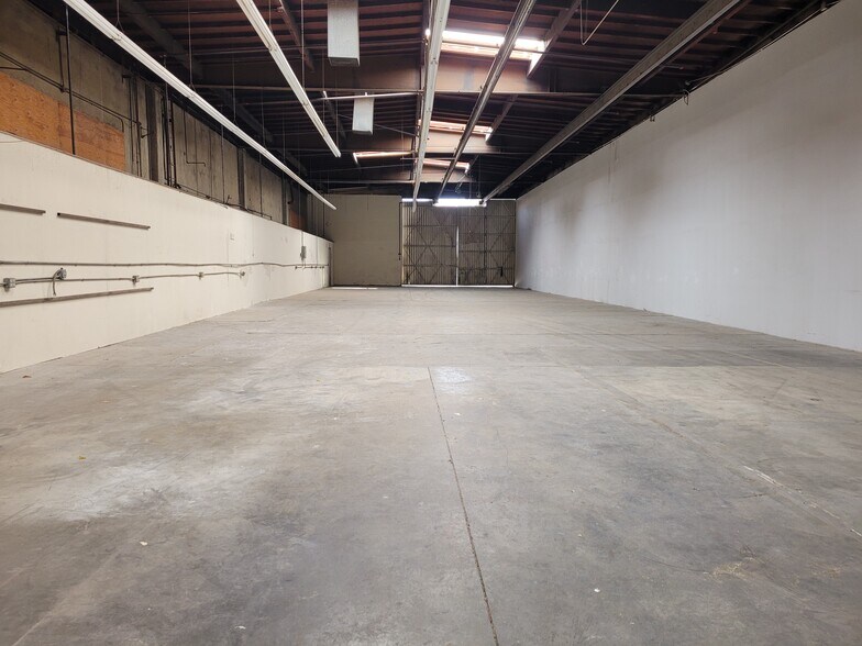 More Photos Of 1009 Brooks St, Ontario Warehouse For Lease