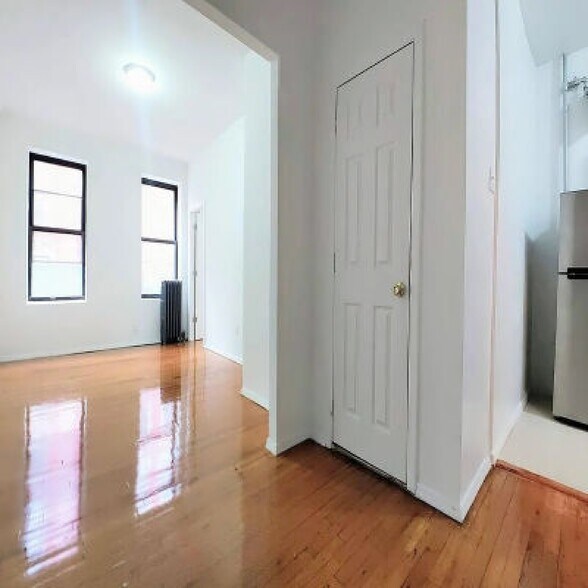 More Photos Of 240 E 9th St, New York Apartments For Sale