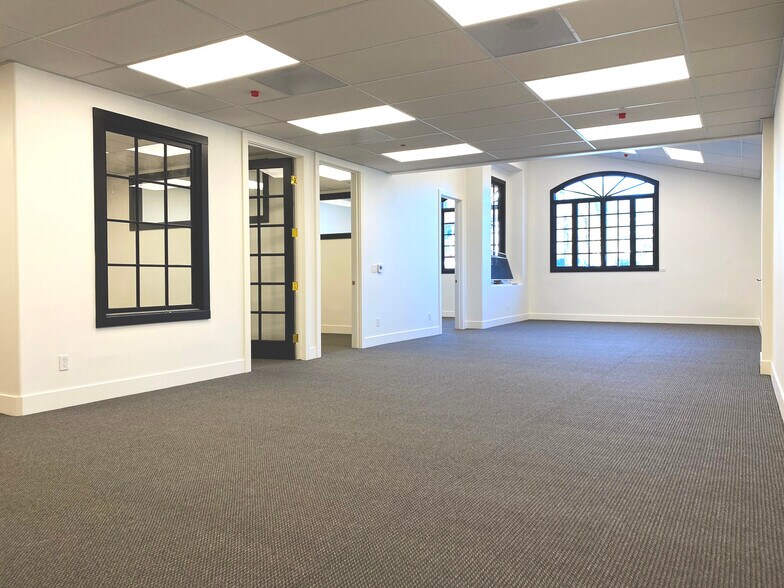 More Photos Of 1525 State St, Santa Barbara Serviced Offices For Sale