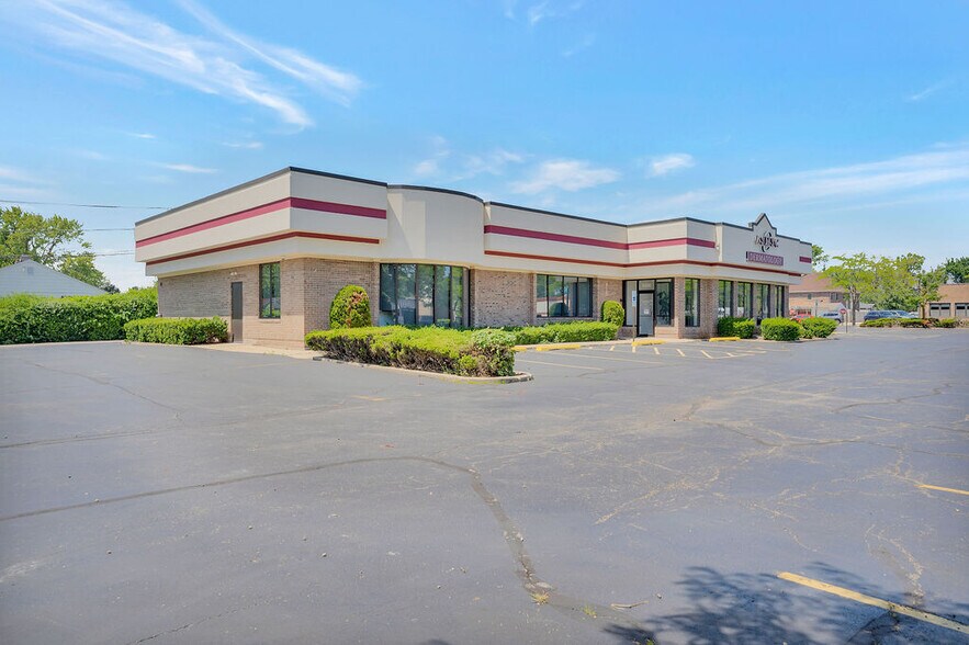 More Photos Of 9300 Waukegan Rd, Morton Grove Medical For Sale