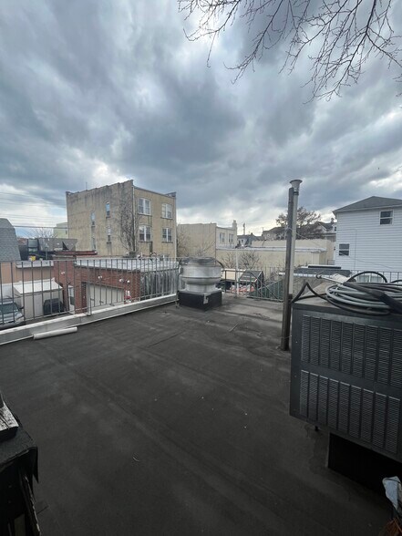 More Photos Of 1082 Bay St, Staten Island Freestanding For Sale