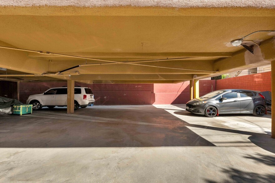 More Photos Of 4052 Chevy Chase Dr, Griffith Apartments For Sale