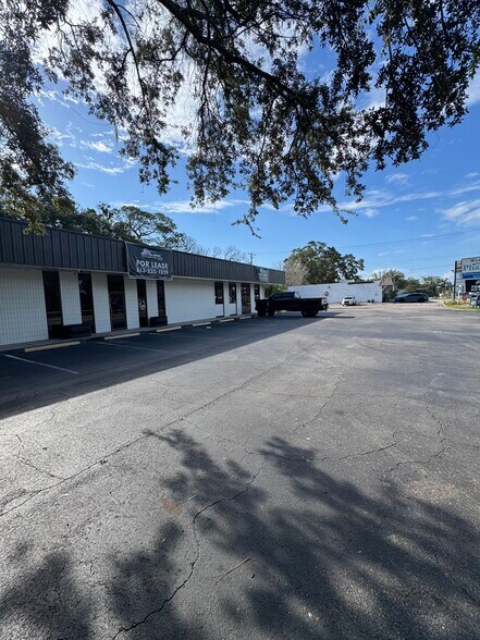 More Photos Of 3200-3206 S West Shore Blvd, Tampa Storefront For Lease