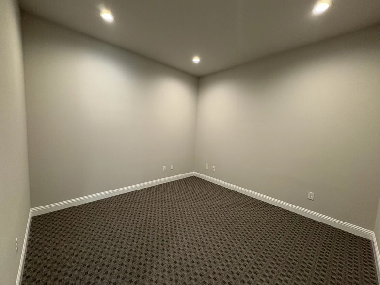 More Photos Of 2601 Little Elm Pkwy, Little Elm Unknown For Lease