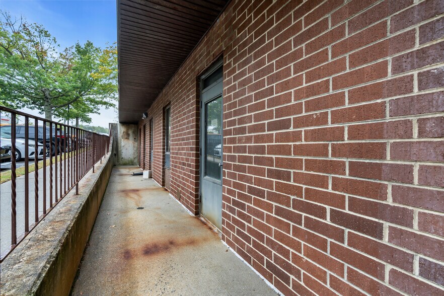 More Photos Of 721 N Beers St, Holmdel Medical For Sale