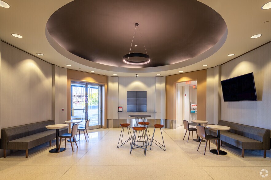 More Photos Of 3333 Riverwood Pky, Atlanta Office For Lease
