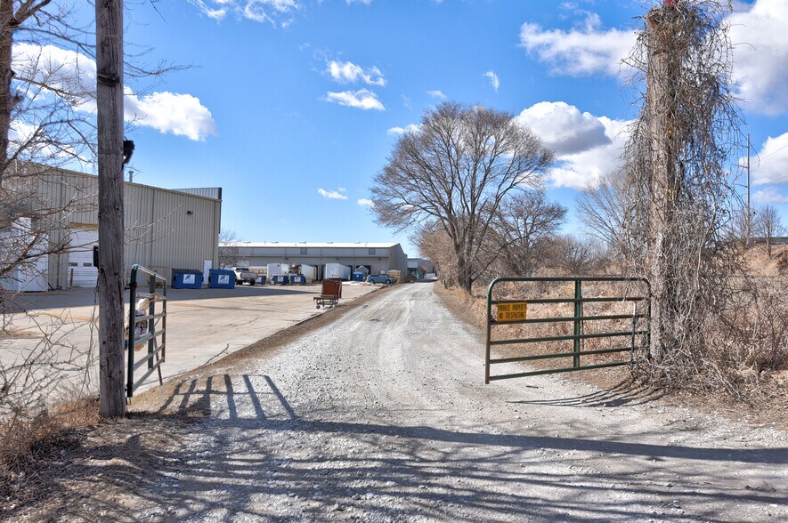 More Photos Of 12501 Old Giles Rd, La Vista Industrial For Sale