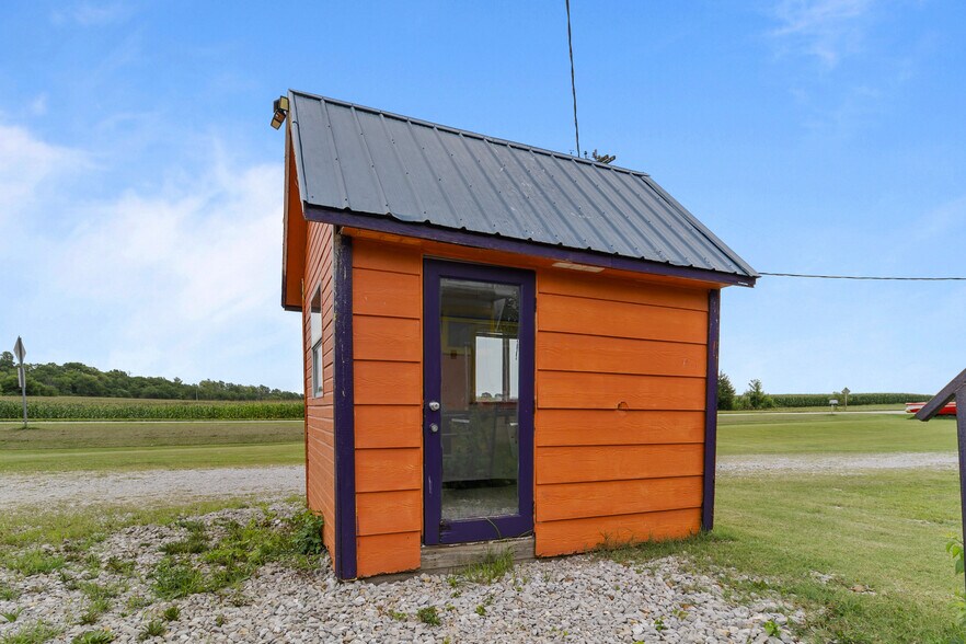 More Photos Of 1420 Highway M, Sedalia Service Station For Sale