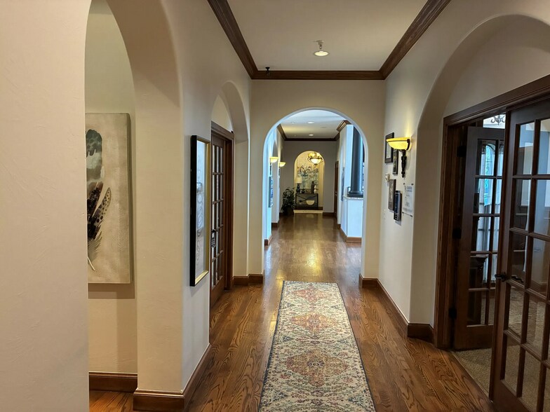 More Photos Of 1425 S Fretz Ave, Edmond Office For Sale