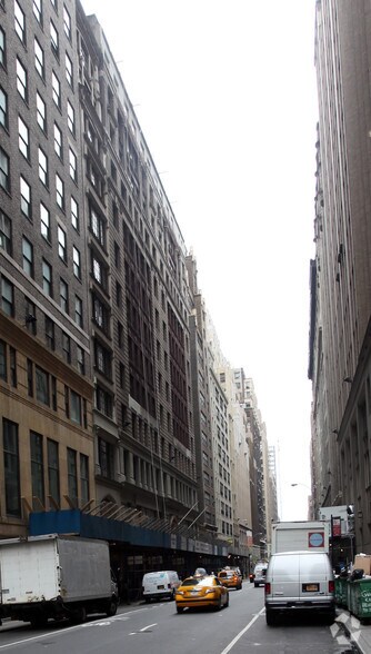More Photos Of 214 W 39th St, New York Office For Lease