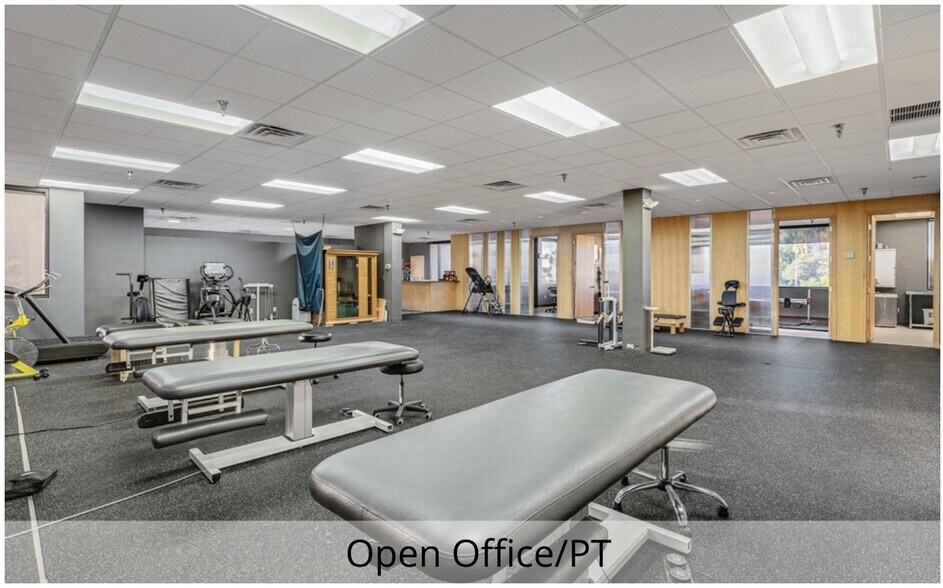 More Photos Of 9495 E San Salvador Dr, Scottsdale Medical For Lease