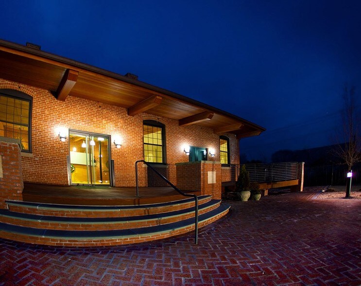 More Photos Of 409 Canal St, Plantsville Loft Creative Space For Lease