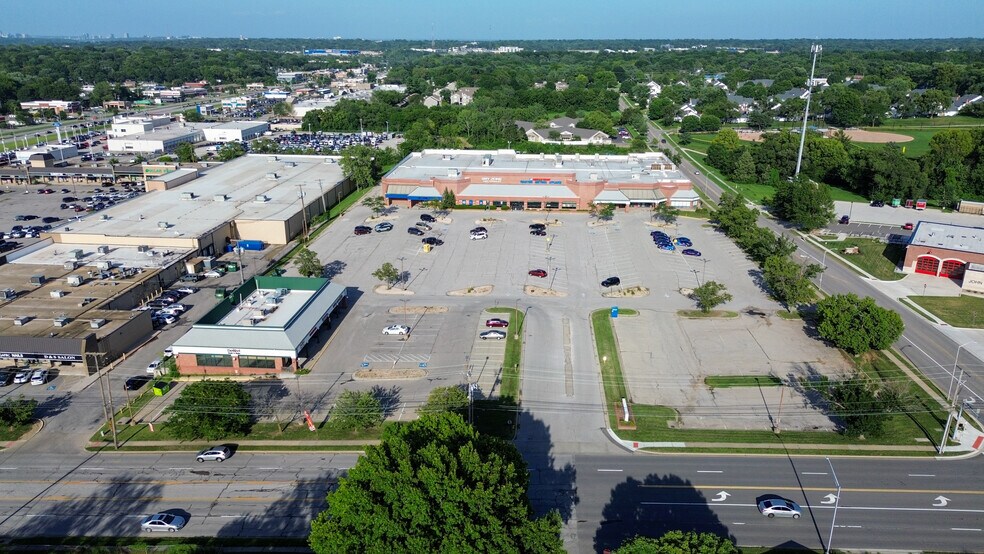 More Photos Of 6495 Quivira Rd, Shawnee General Retail For Lease