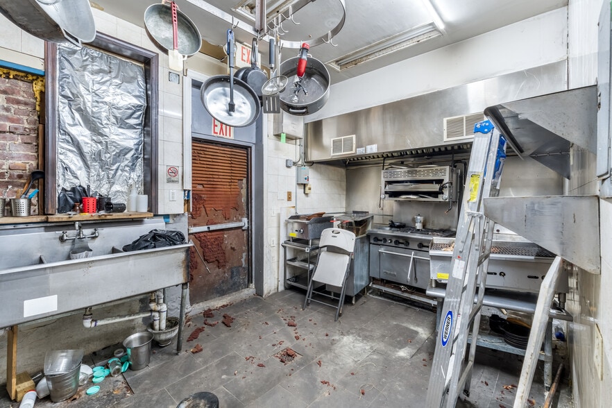 More Photos Of 646 Newark Ave, Jersey City Storefront Retail Residential For Lease