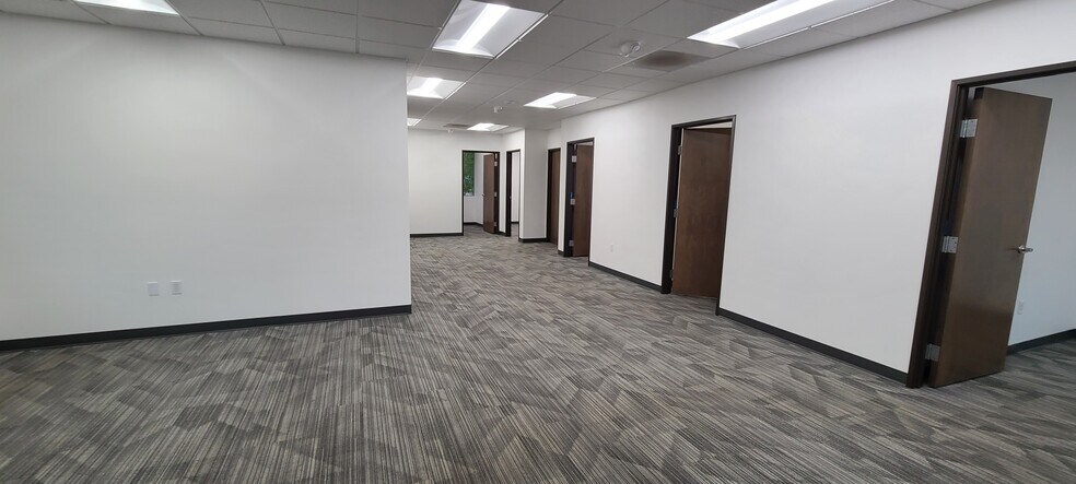 More Photos Of 2025 Madrona Ave SE, Salem Office For Lease