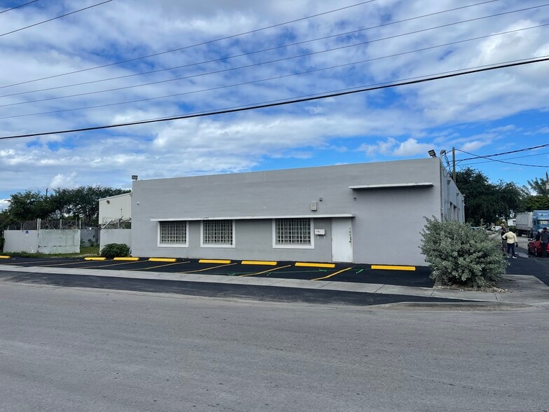 More Photos Of 5731 SW 23rd St, West Park Auto Repair For Lease