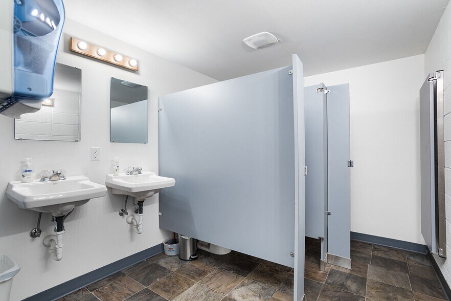 More Photos Of 2001 8th Ave SE, Minot General Retail For Sale