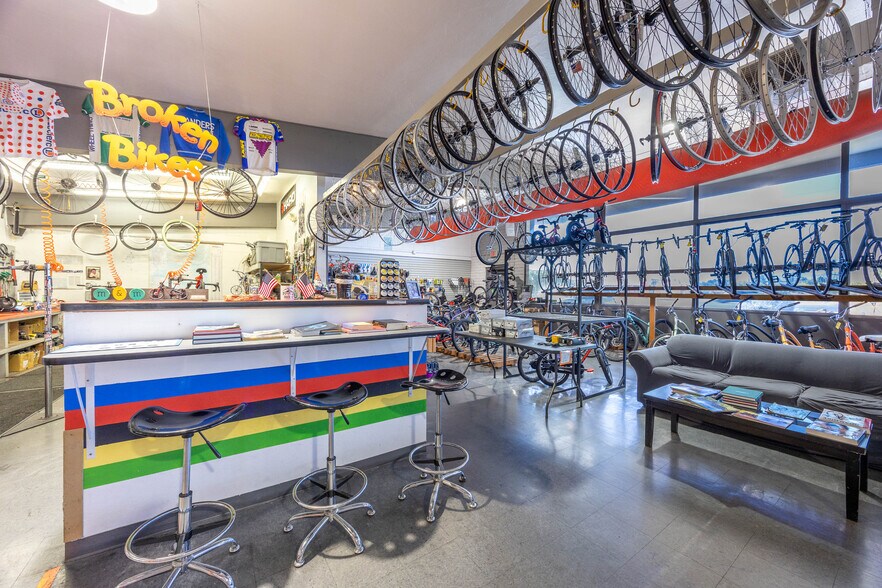 More Photos Of 1301 E Fry Blvd, Sierra Vista General Retail For Sale