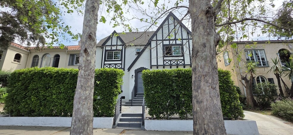 More Photos Of 1032 S Orange Dr, Los Angeles Apartments For Sale