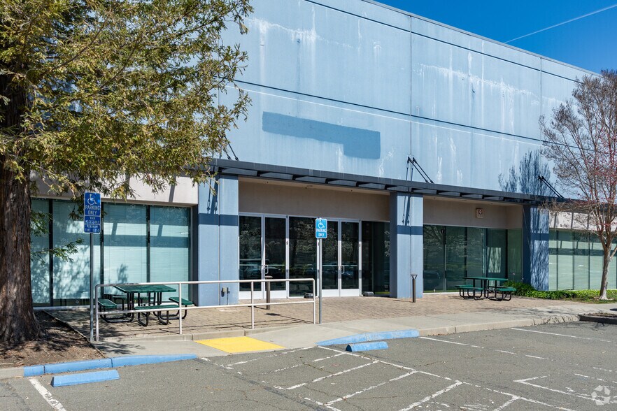 More Photos Of 2557 Napa Valley Corporate Dr, Napa Warehouse For Lease