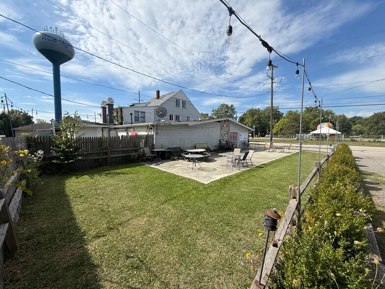 More Photos Of 7245 Lakeshore Rd, Lexington Restaurant For Sale