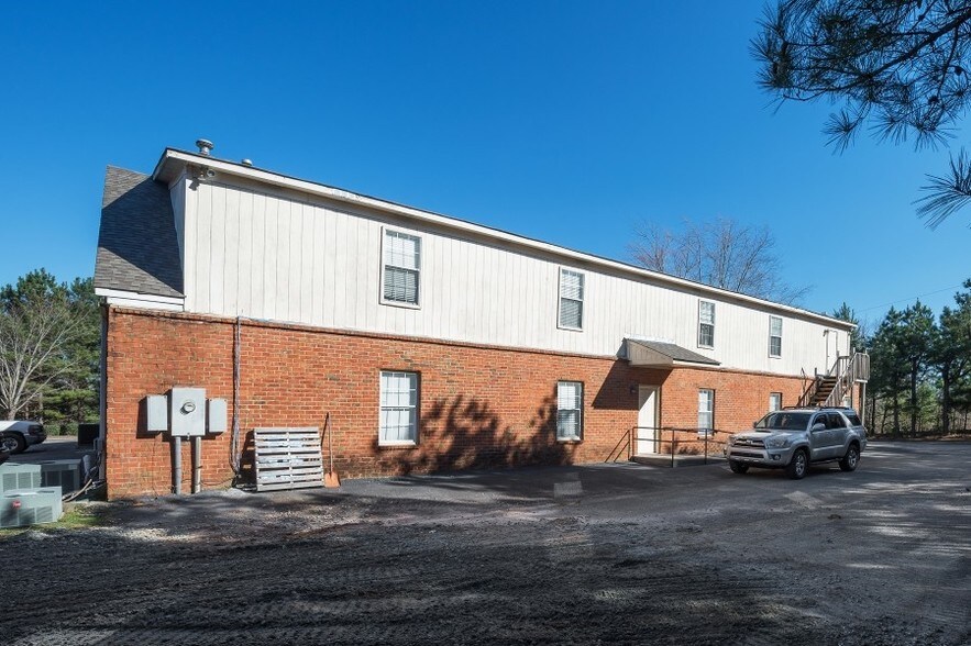 More Photos Of 9497 Thornton Blvd, Jonesboro Flex For Sale