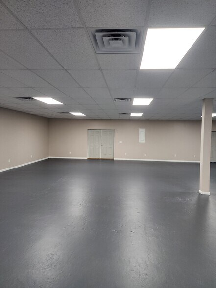 More Photos Of 1687 Sandifer Blvd, Seneca Freestanding For Lease