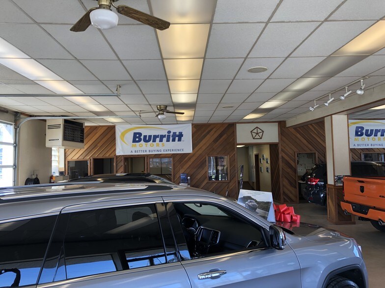 More Photos Of 420 W 1st St, Oswego Auto Dealership For Sale