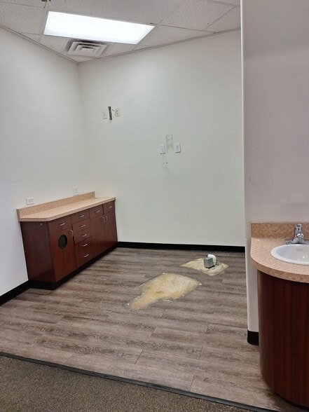 More Photos Of 2585 S Nellis Blvd, Las Vegas Freestanding For Lease
