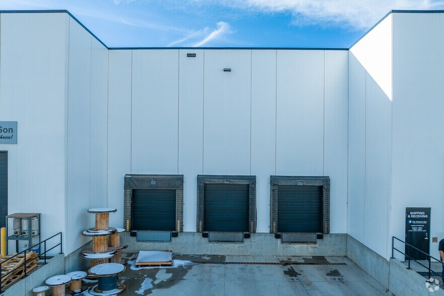 More Photos Of 11080 50 St SE, Calgary Distribution For Sale