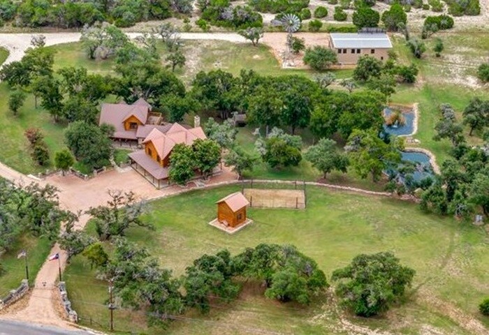 More Photos Of 700 Ledgerock Rd, Wimberley Specialty For Sale