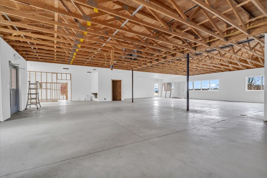 More Photos Of 4950 24th Ave, Fort Gratiot Medical For Sale