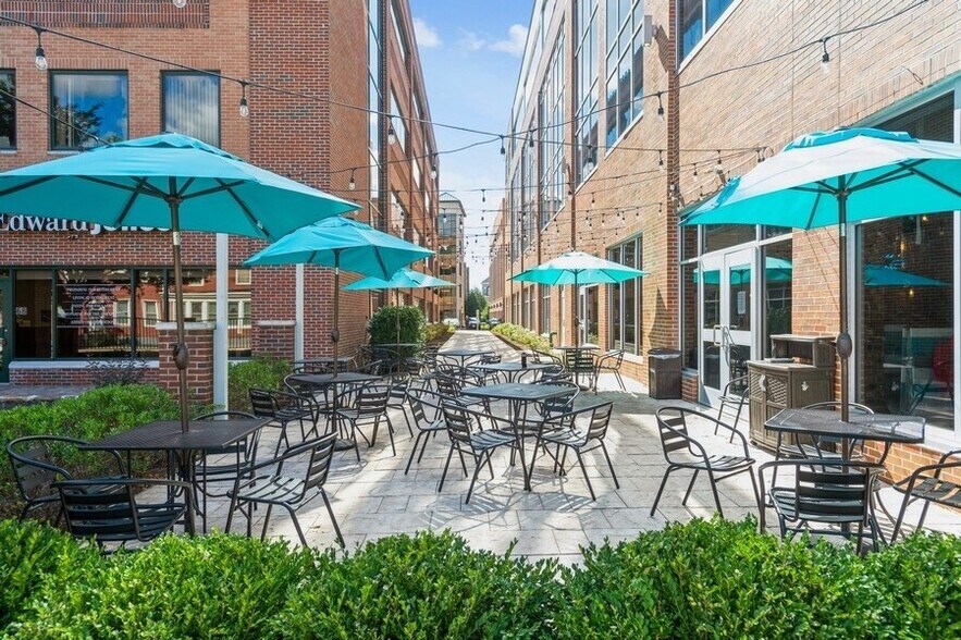 More Photos Of 46 E Main St, Somerville Office For Lease