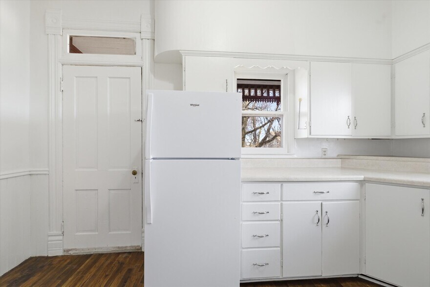 More Photos Of 722 N Maple Ave, Mountain Grove Office For Sale