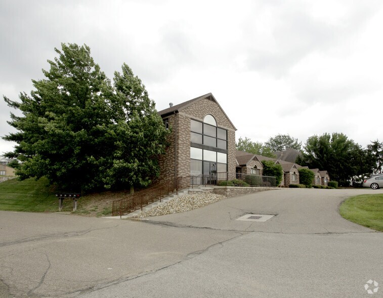 More Photos Of 3608-3616 Maple Ave, Zanesville Office For Sale