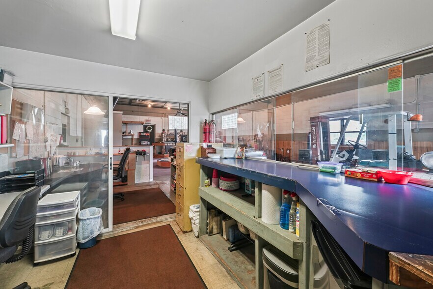 More Photos Of 111 Nott Ter, Schenectady Auto Repair For Sale