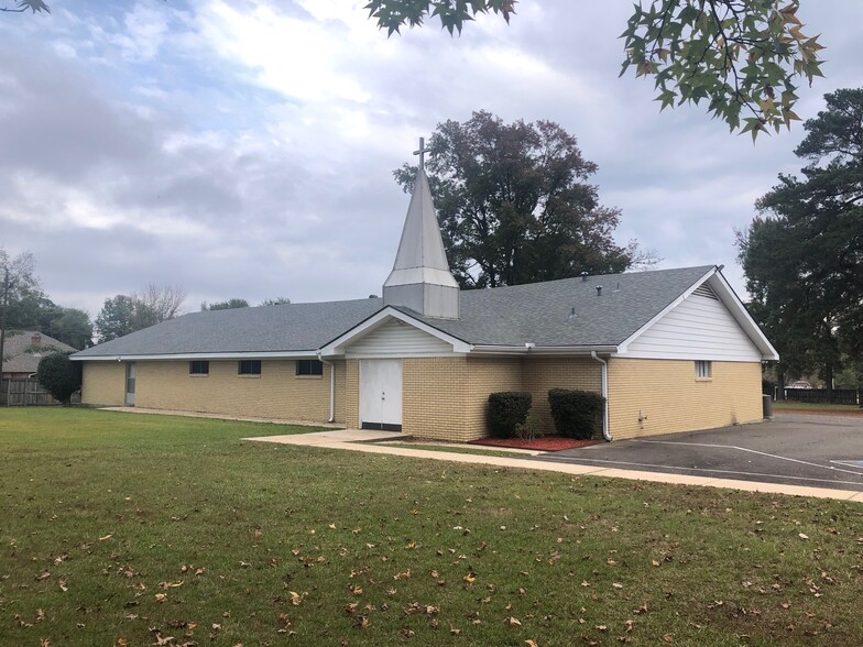 Primary Photo Of 2802 Jefferson Ave, Texarkana Religious Facility For Sale