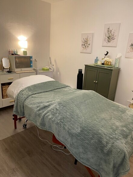 More Photos Of 2245 E State Route 69, Prescott Veterinarian Kennel For Sale