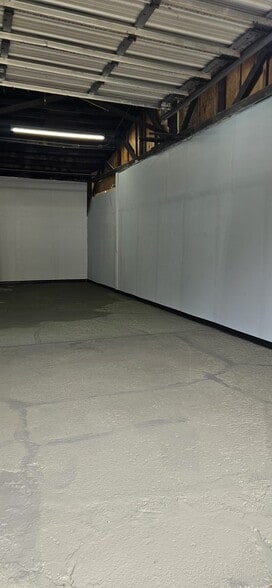 More Photos Of 400 Railroad St, Pittsburgh Warehouse For Lease